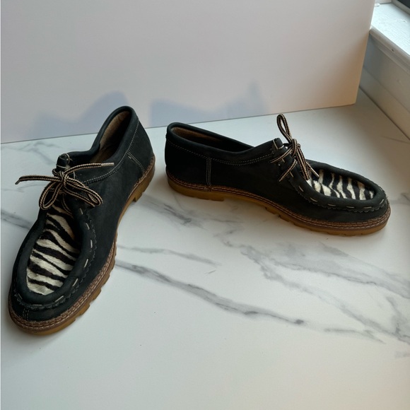 Variety of shoes, booties, sandals and walking shoes size 7.5 and 8 - Picture 10 of 11